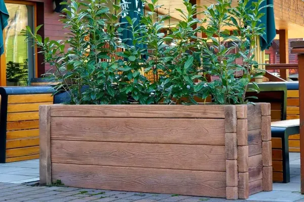Der biologische Schatz im Hochbeet aus Beton von SEMAX
